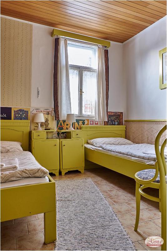 Twin Room image 4