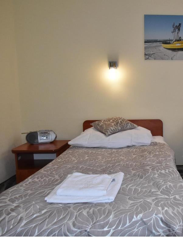 Twin Room with Balcony image 4
