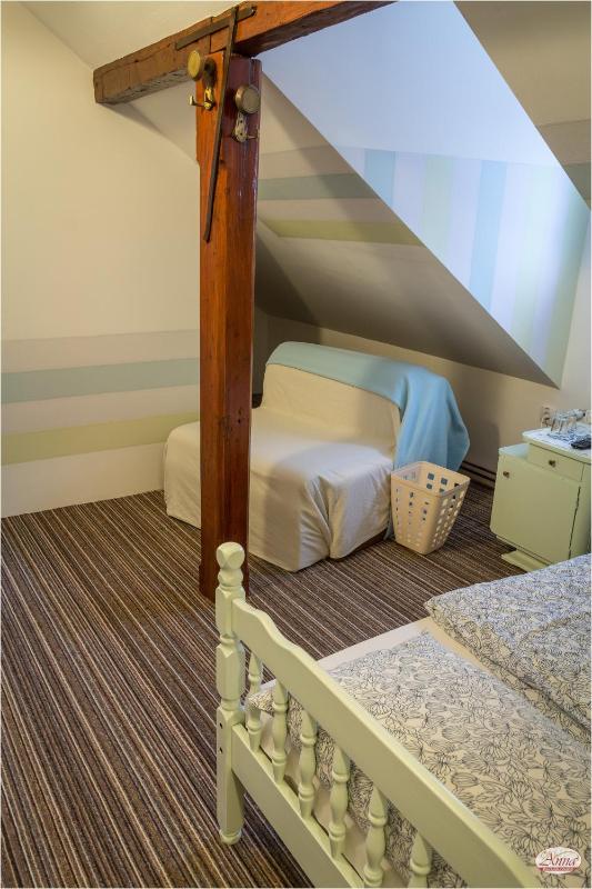 Small Twin Room image 3