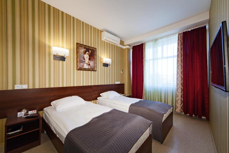 Comfort Twin Room image 3
