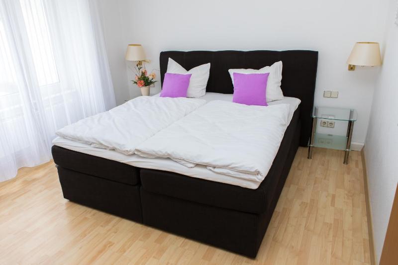 Double Room image 3