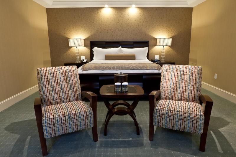 Town & Country Inn and Suites - image 15