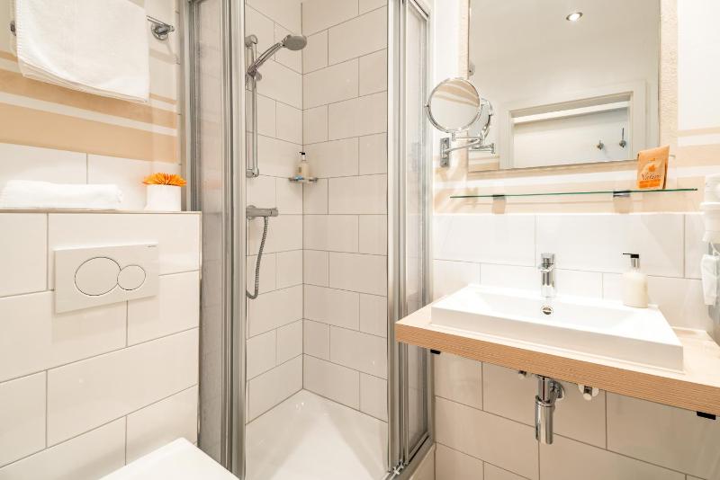 Airport Fashion Hotel - image 9
