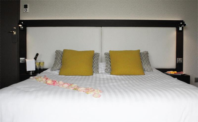 Standard Double Room image 1