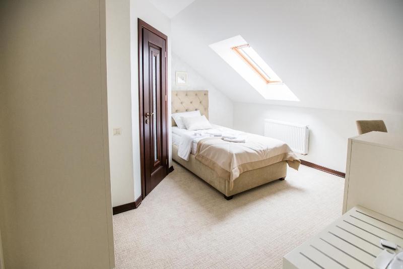 Standard Single Room image 2
