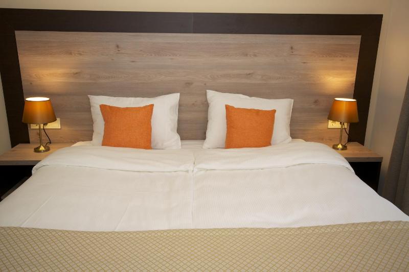 Double or Twin Room with Shower image 4