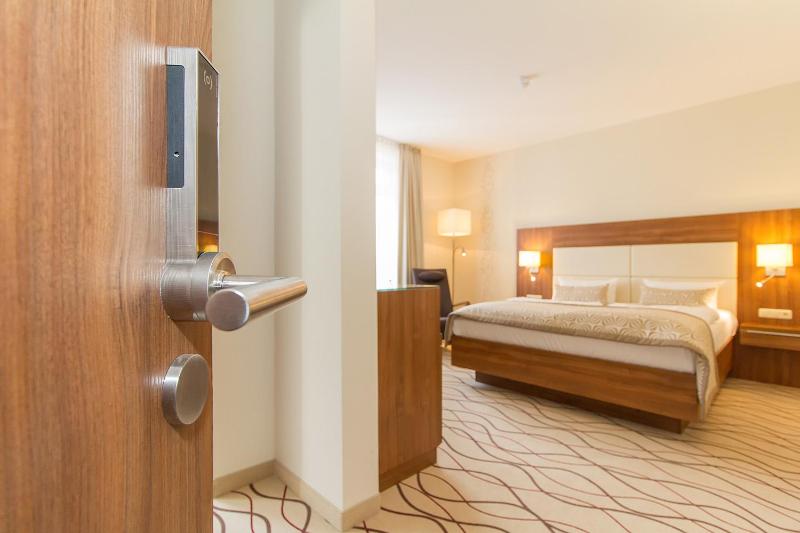 Double Room image 4
