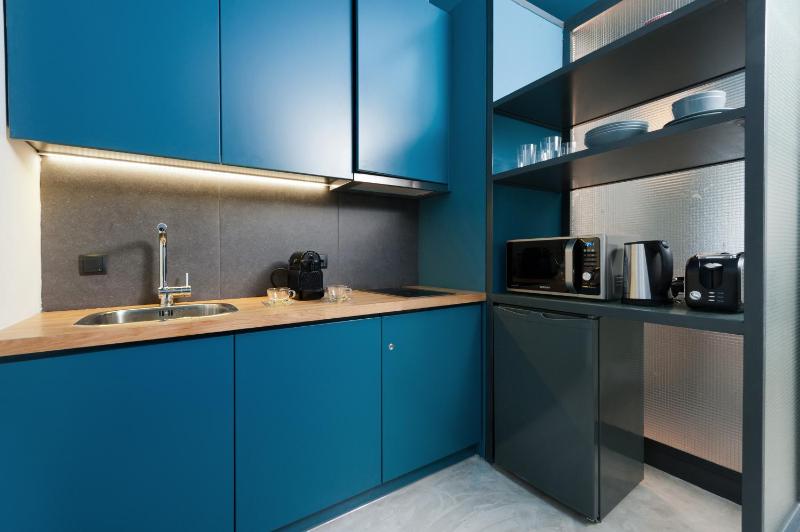 One-Bedroom Apartment image 4