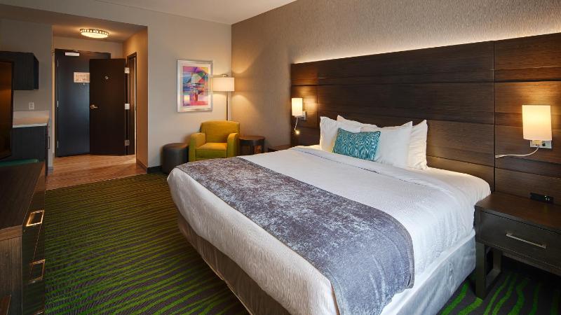 King Room image 3