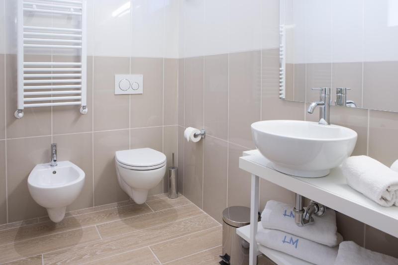 Double or Twin Room image 2