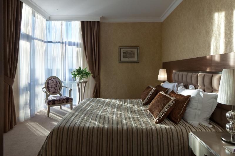 Executive Suite image 1