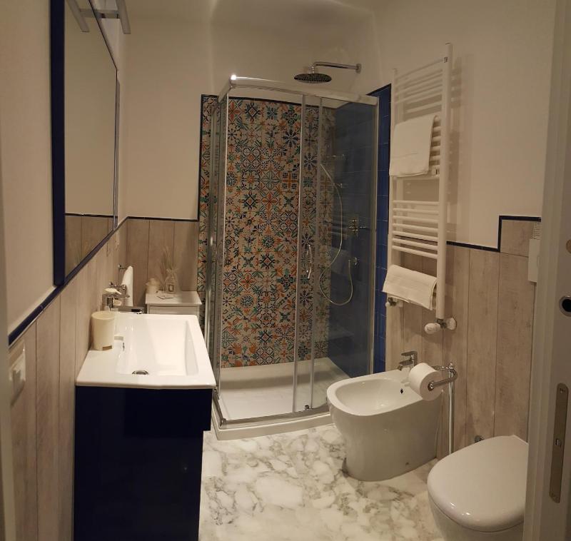 Double or Twin Room image 4