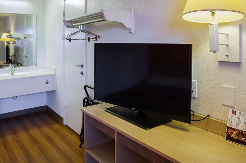 West Ashley Inn - image 12