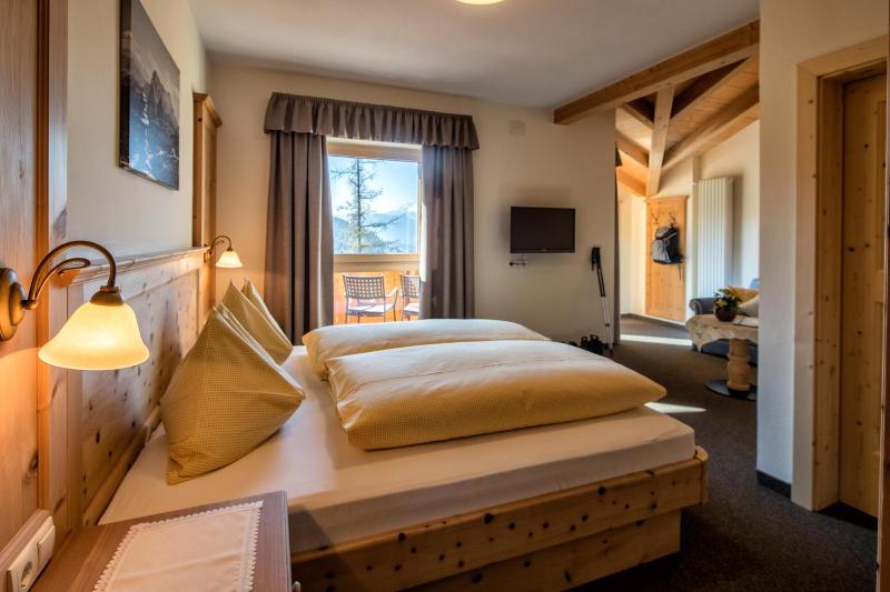 Superior Double Room with Balcony image 1