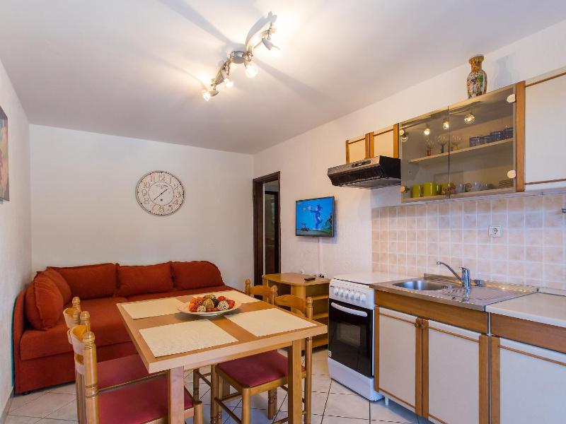 Two-Bedroom Apartment with Terrace image 4