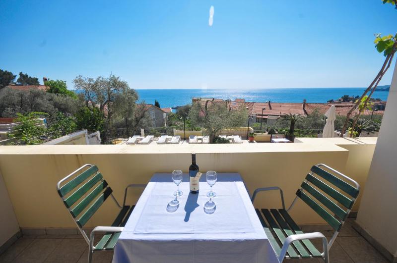 Studio with Sea View image 4