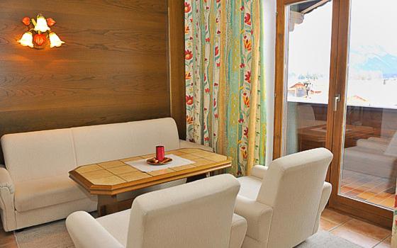 One-Bedroom Apartment image 2