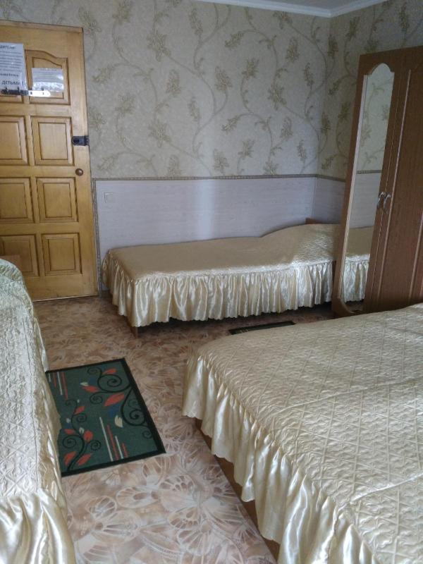 Quadruple Room with Balcony image 2