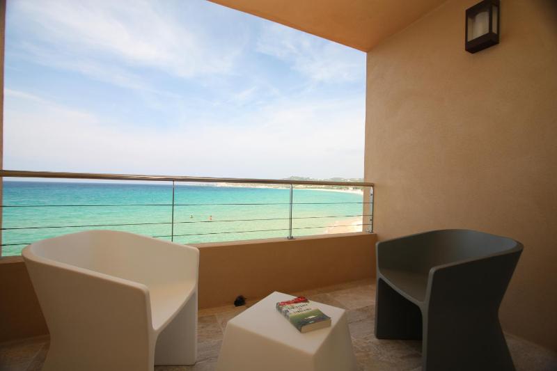 Deluxe Room with Terrace and Sea Front image 4