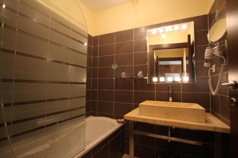 Comfort Double Room with Terrace image 4