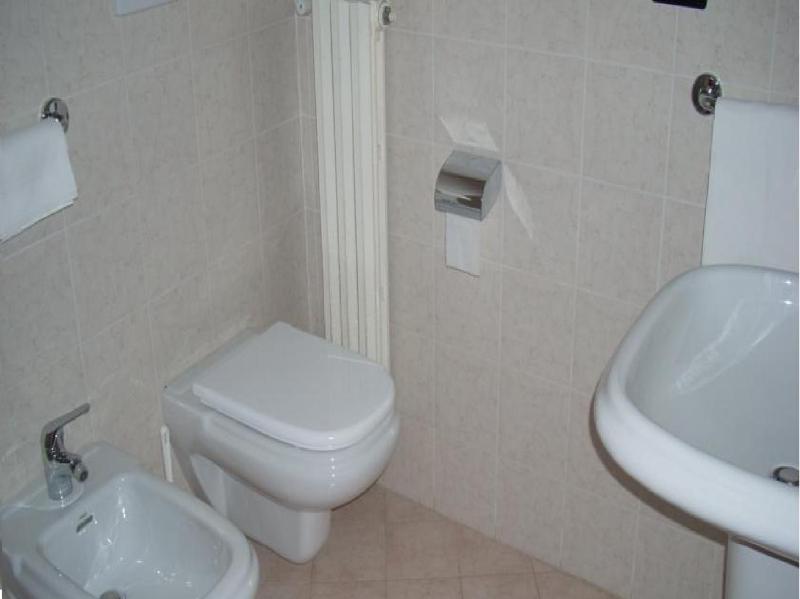 Quadruple Room with Bathroom image 2