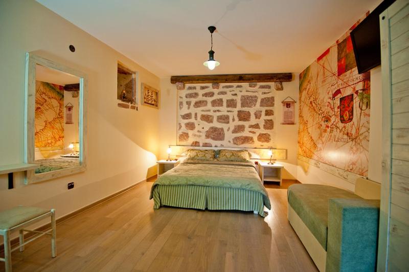 Studio Apartment image 3