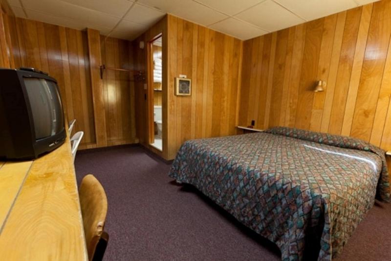 Budget Double Room image 2