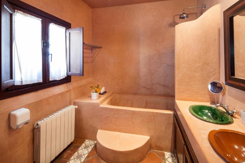 Double or Twin Room image 2