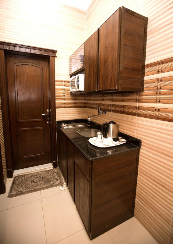 One-Bedroom Apartment image 2