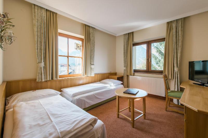 Quadruple Room image 3