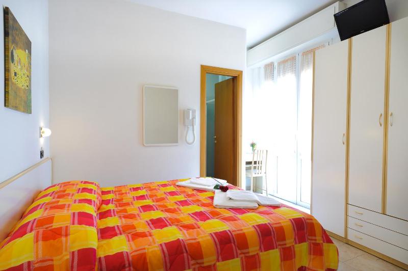 Double or Twin Room with Balcony image 2