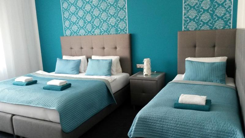 Studio Apartment image 2