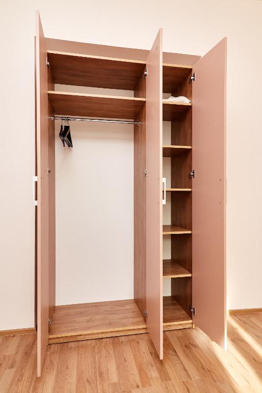 Apartment With Kitchenette and Shared Bathroom image 4