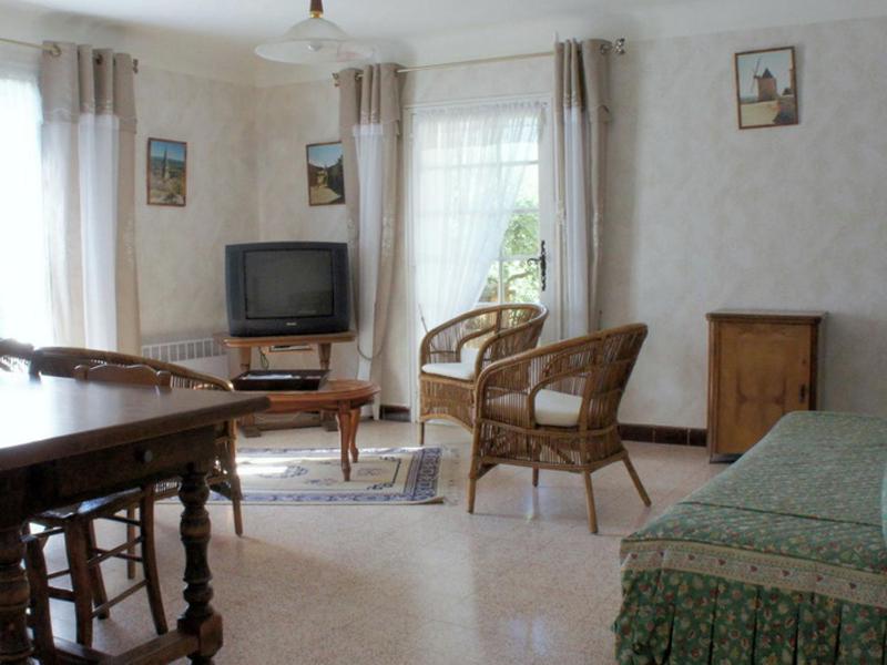 Two-Bedroom Holiday Home image 3