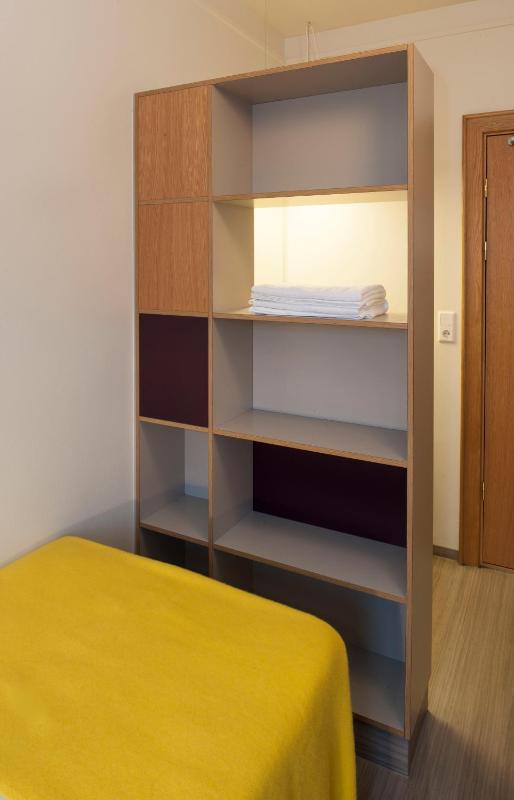 Twin Room with Shared Bathroom image 4