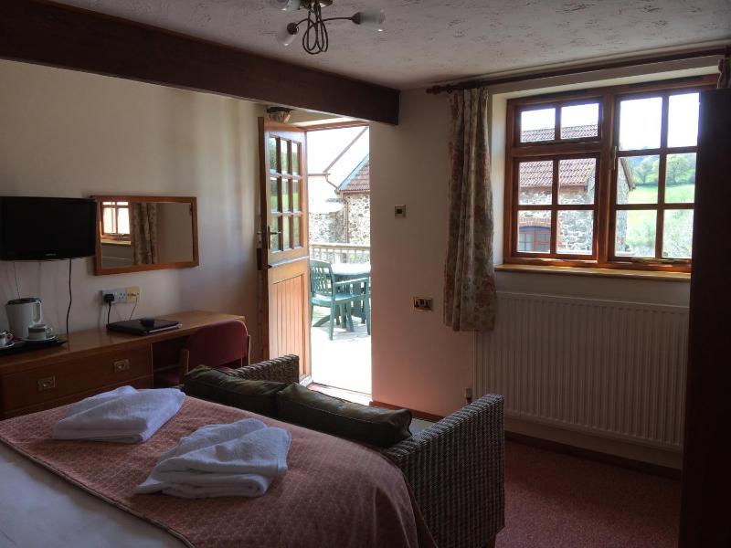 Two Bedroom Cottage - The Dairy image 1