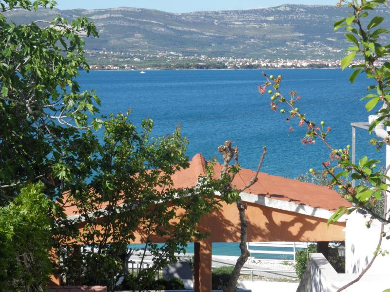 Apartment with Sea View image 2