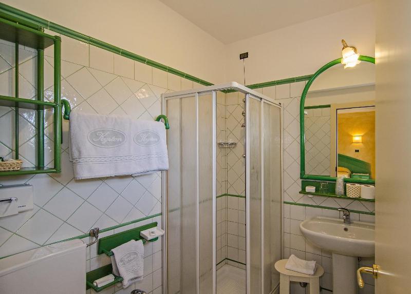 Budget Double or Twin Room image 3