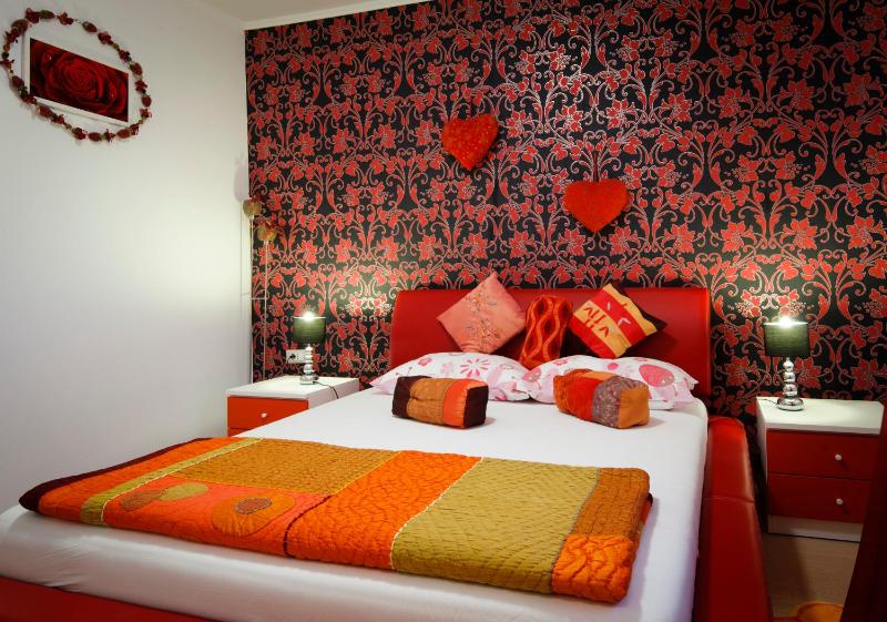 One-Bedroom Apartment image 3