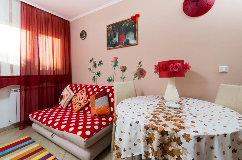 One-Bedroom Apartment image 2