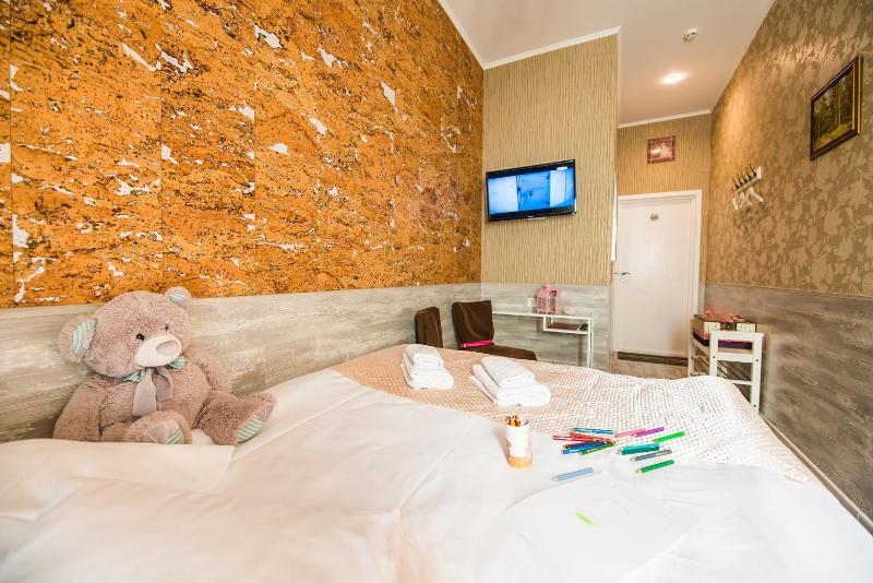 Double or Twin Room with Private Bathroom image 2