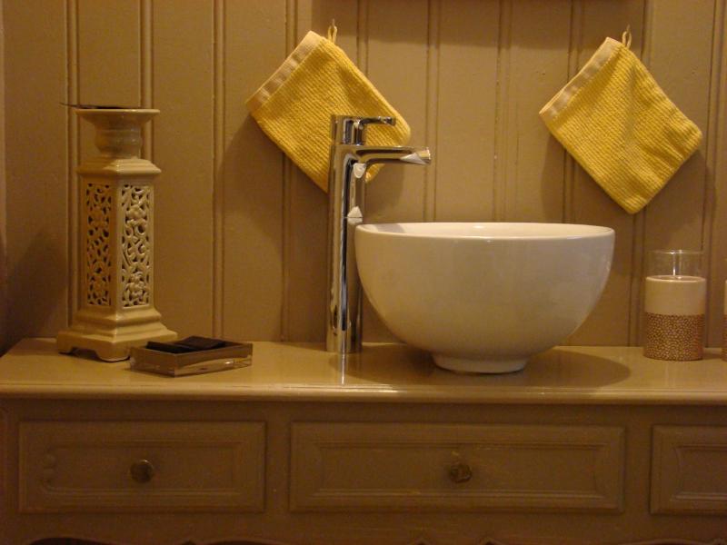 Twin Room image 2