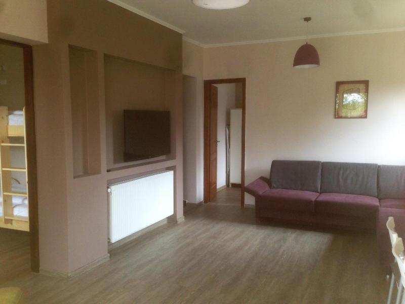 Apartment (6 Adults) image 1