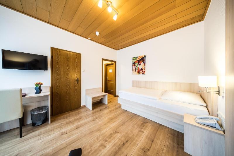 Comfort Single Room image 3