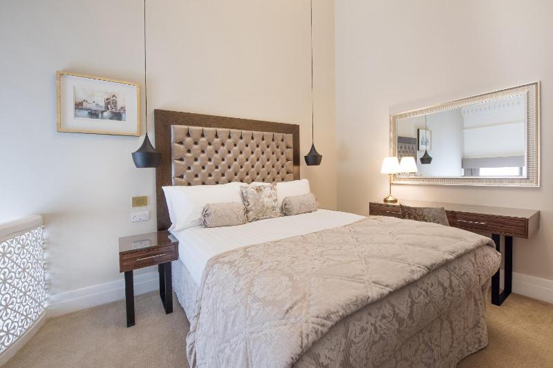 Lansbury Club Room image 1