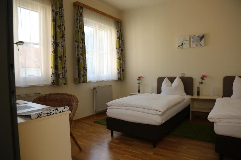 Quadruple Room image 2