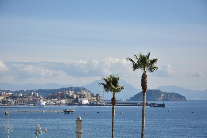 Double Room with Sea View image 3