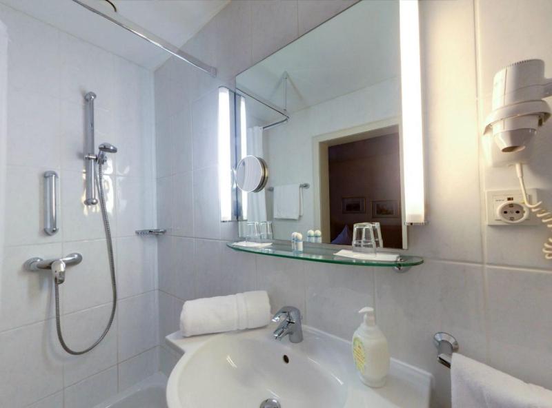 Single Room image 2