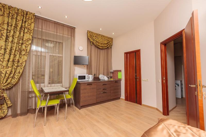 Studio Apartment image 1