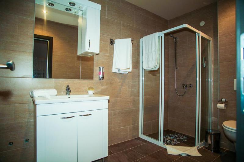 Family Room with Shower image 4